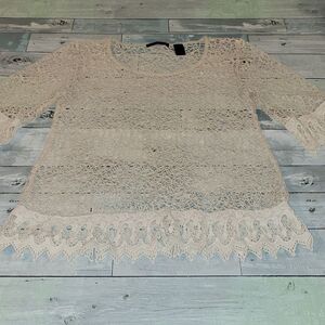 Red by BKE Lace & Crochet Shirt/Top Small